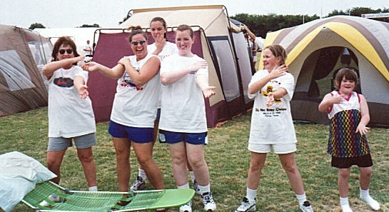 Girls dancing the Macarana